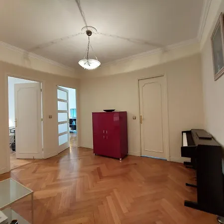 Bh - Capitol - 2 Bedrooms 5 Peoples