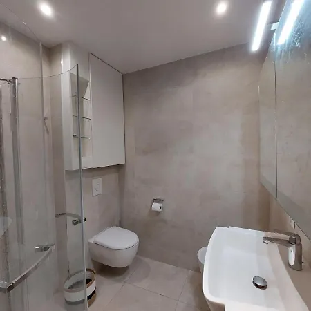 Bh - Capitol - 2 Bedrooms 5 Peoples Apartment *